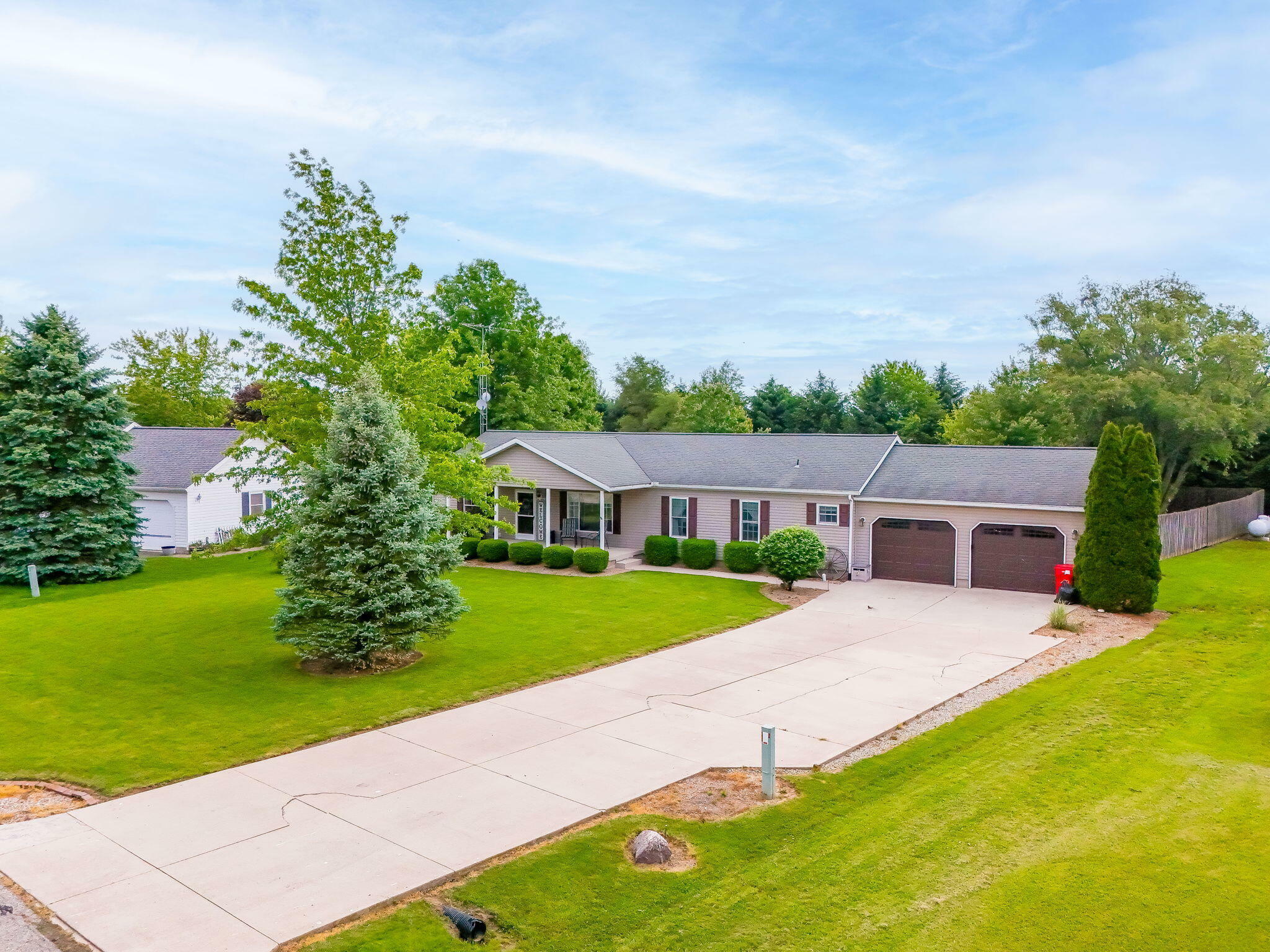 Property Photo: 608 Kells Lane OH 43344