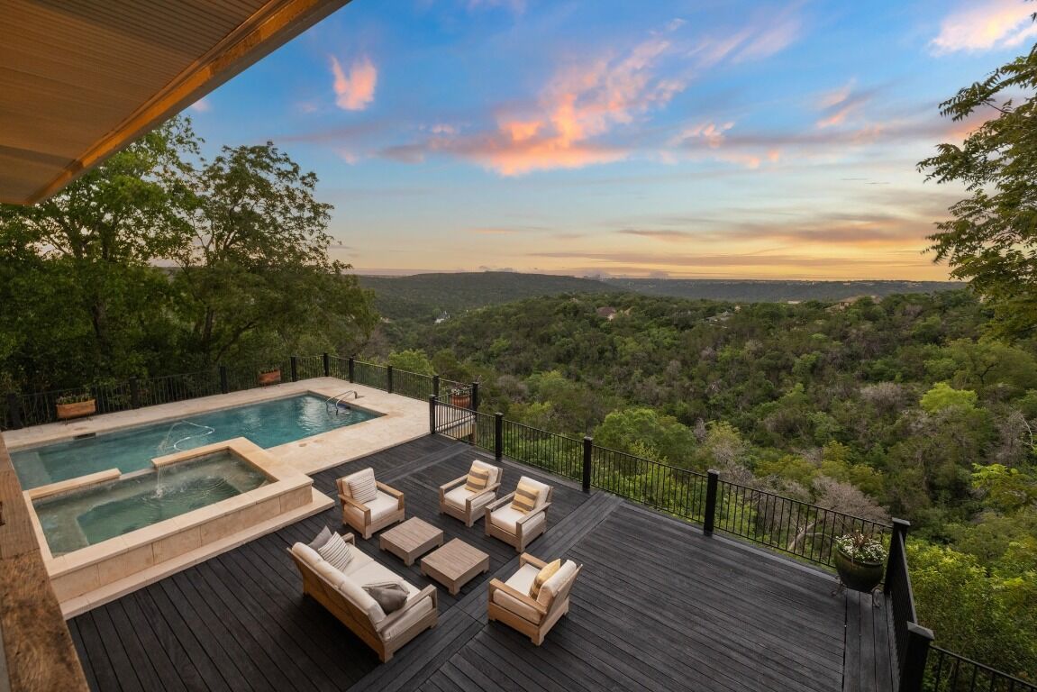 Property Photo: 7201 Holly Fern Cove TX 78750