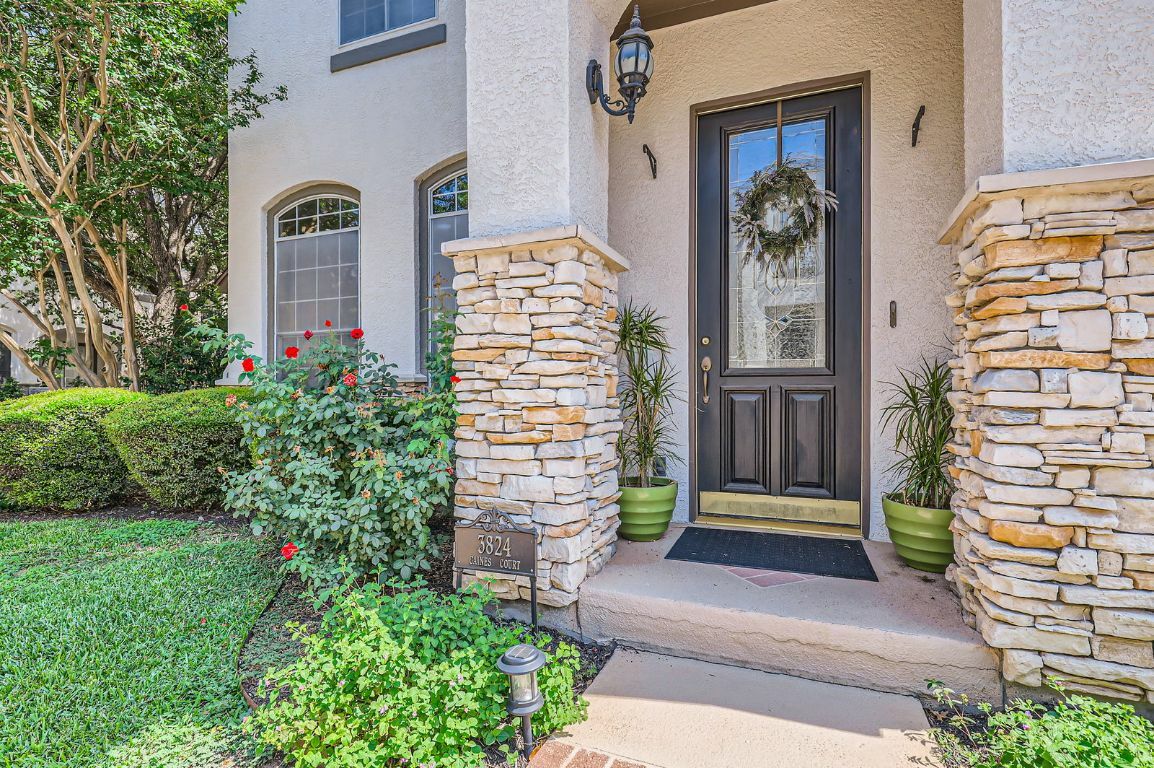 Property Photo: 3824 Gaines Court TX 78735