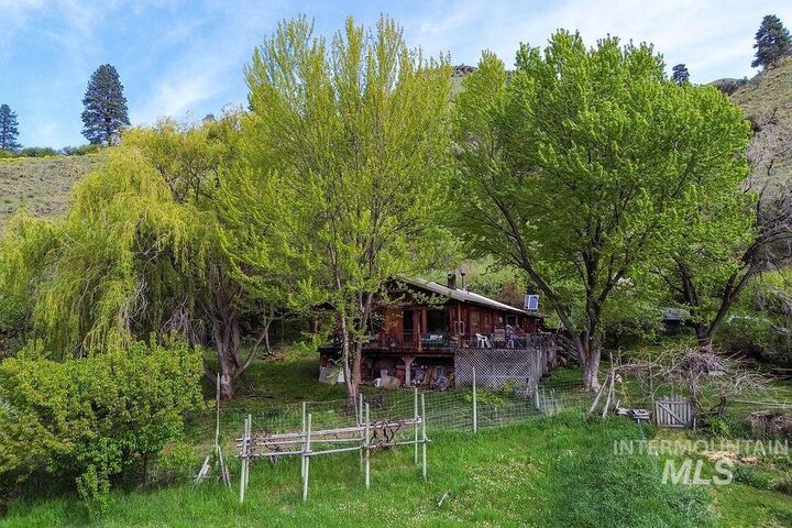 Property Photo: 559 Kessler Creek Rd ID 83549