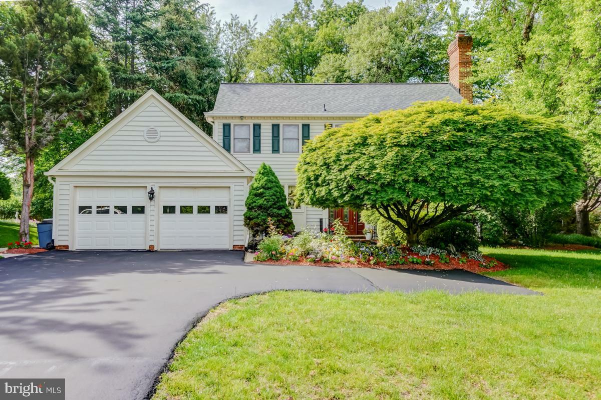 8316 Bells Mill Road  Potomac MD 20854 photo