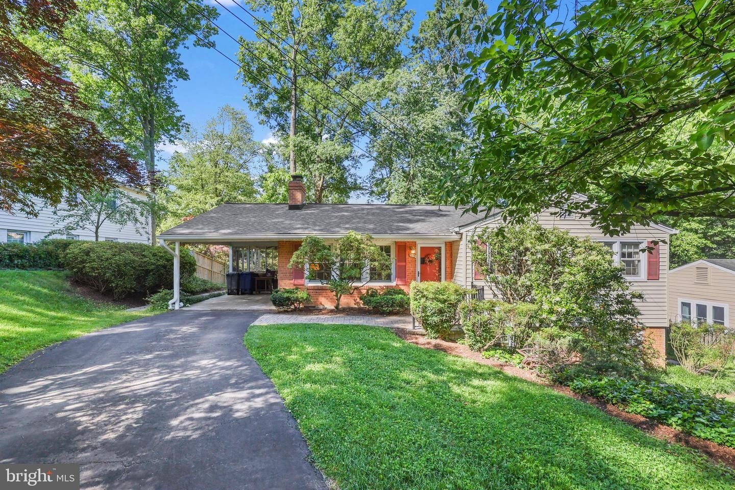 Property Photo: 1113 Cameron Road VA 22308