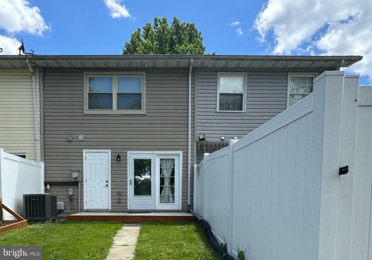 Property Photo: 203 Ritter Place VA 22611