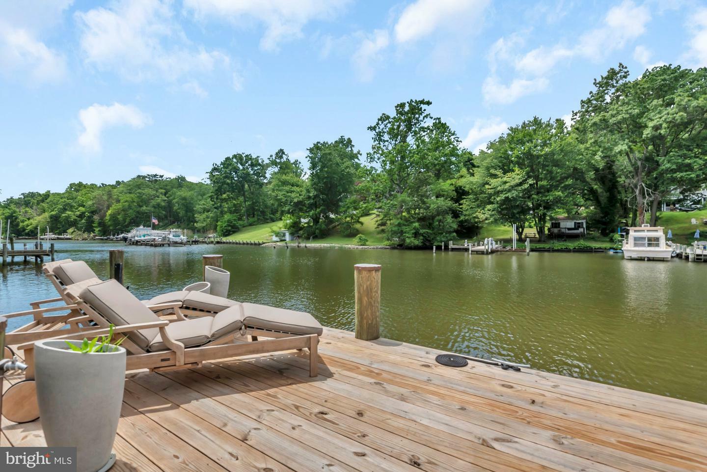 Property Photo: 8014 Forest Glen Drive MD 21122