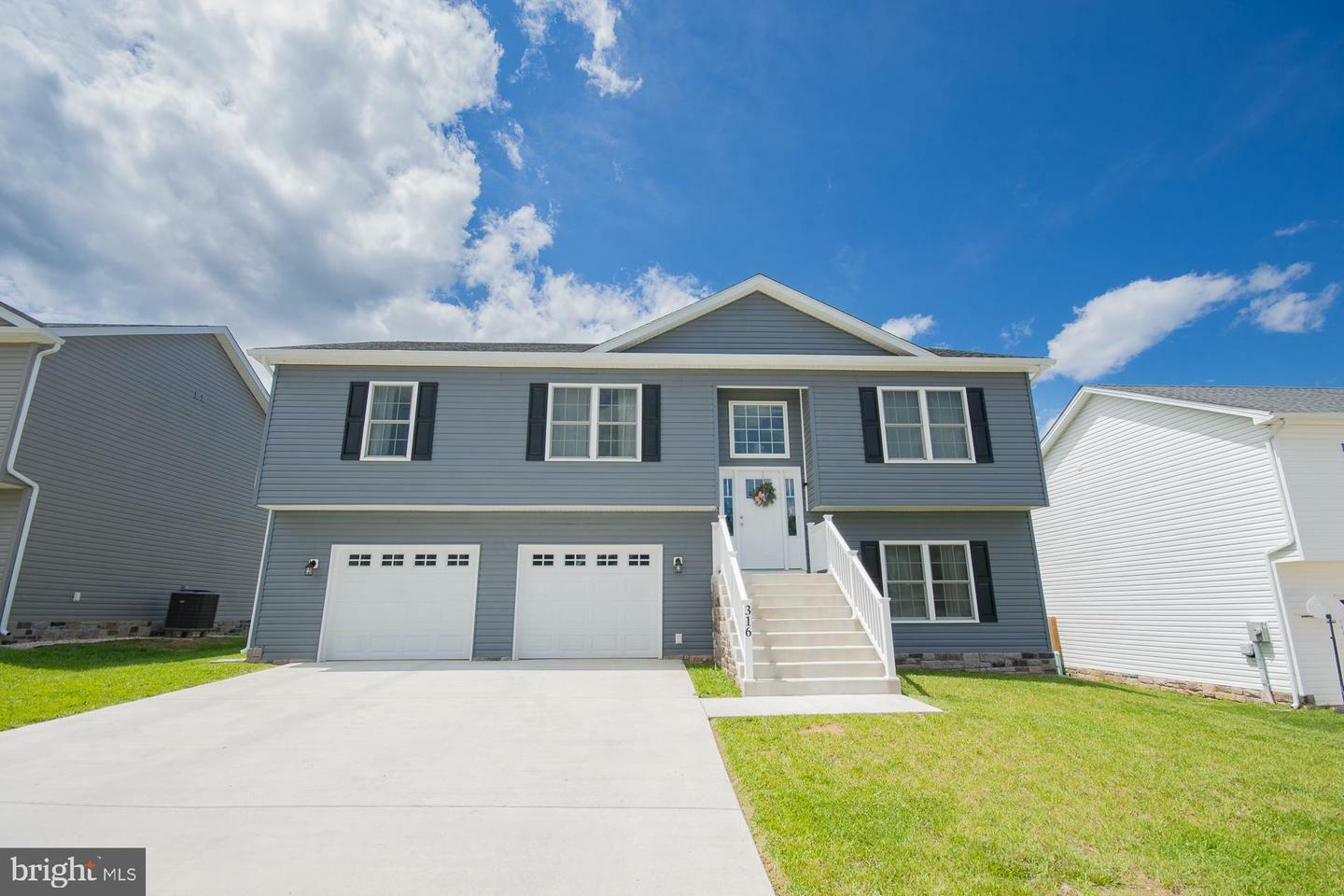 Property Photo: 316 Pochards Court WV 25403