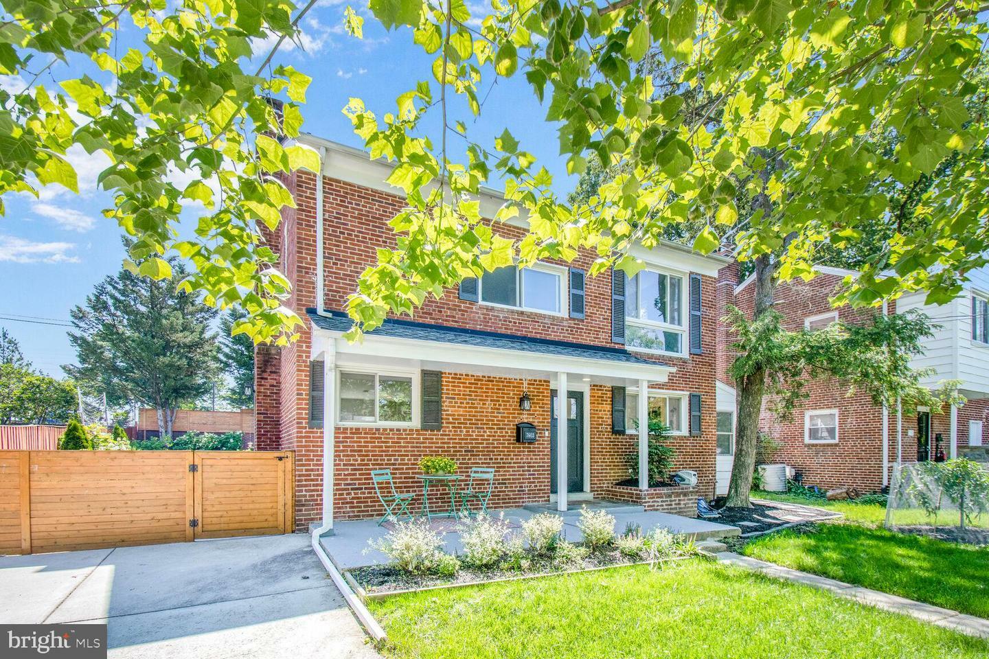 Property Photo: 7603 Hammond Avenue MD 20912