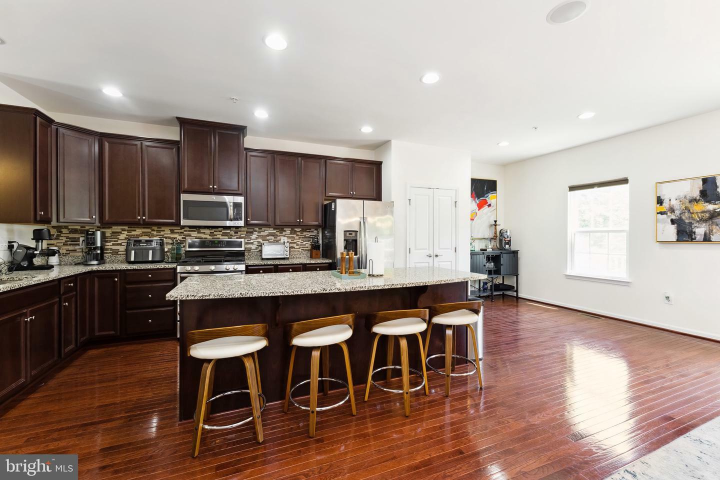 Property Photo: 6315 Halsted Avenue MD 20743