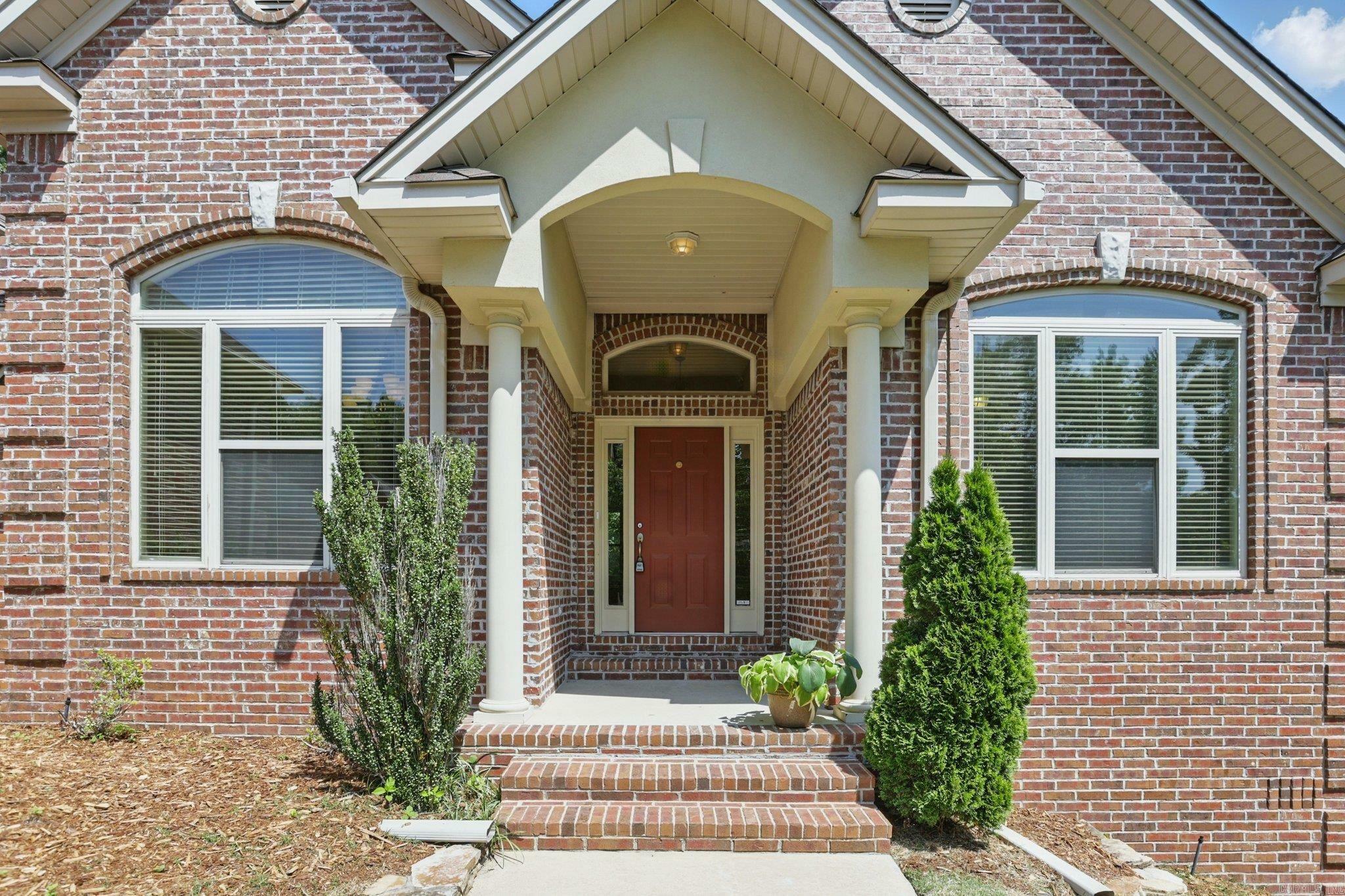 Property Photo: 12 Woodfern Dr AR 72211