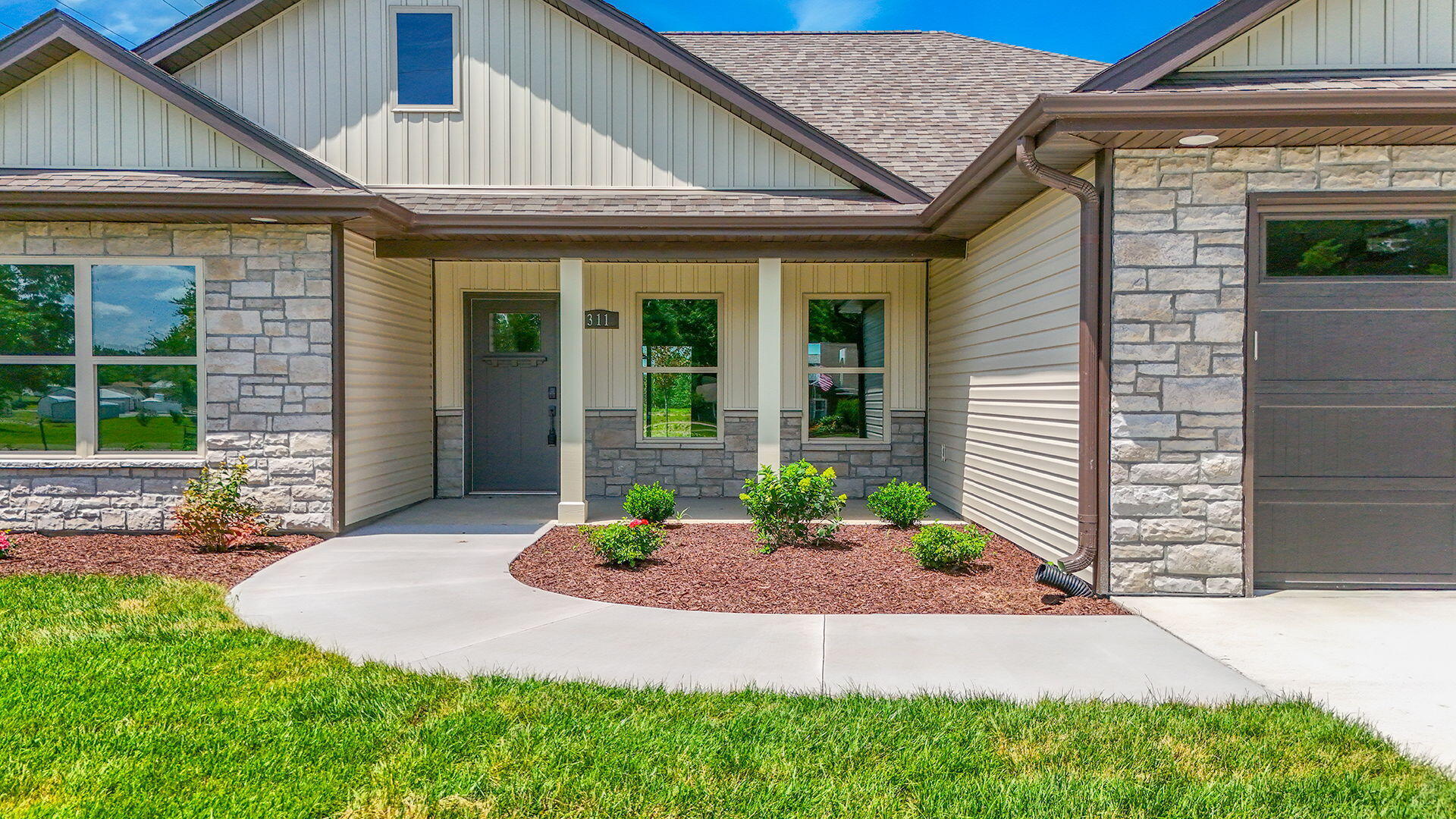 Property Photo: 311 W Francis St MO 65284