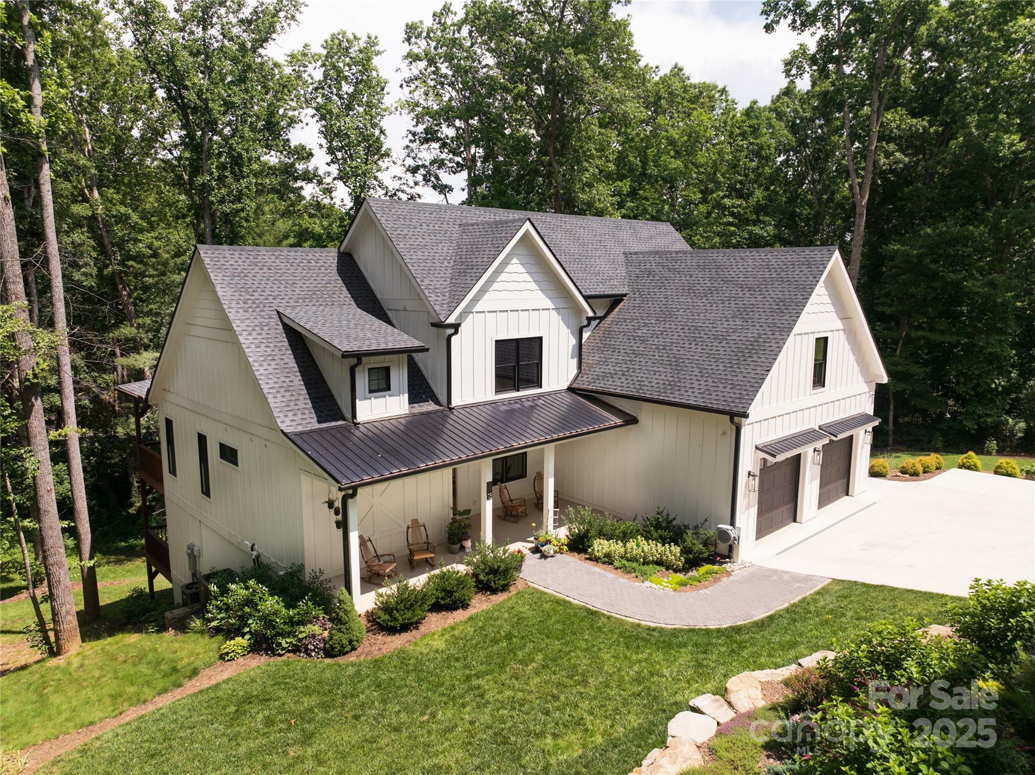 Property Photo:  13 Cambridge Drive  NC 28715 