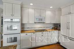 Property Photo:  6550 Shawnee Ridge Lane  OH 45243 
