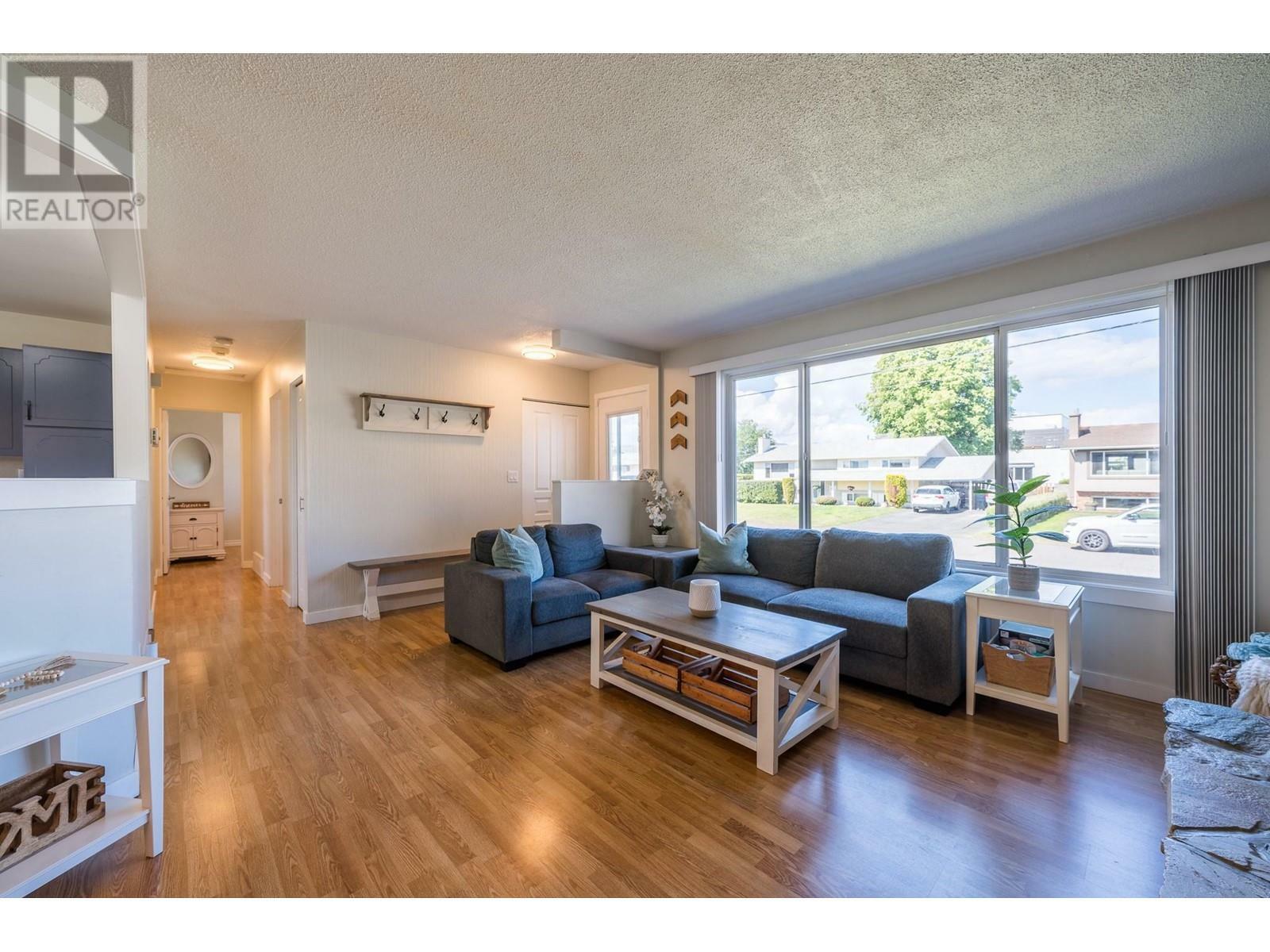 Photo de la propriété:  1139 Chateau Street  BC V2B 5R2 