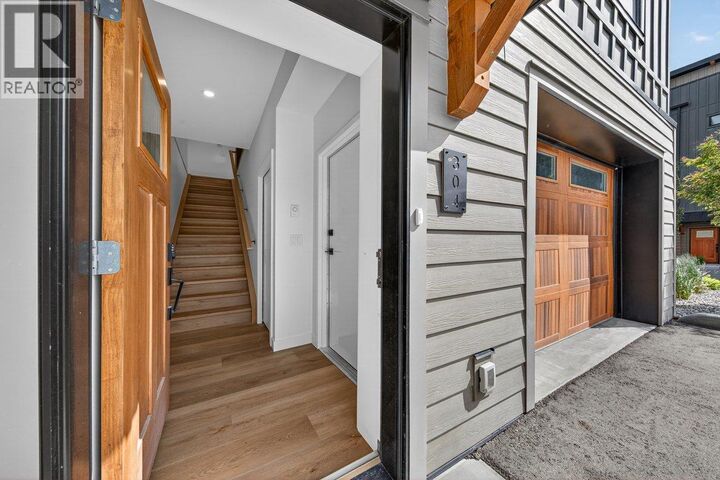 Property Photo: 510 14th Street 304 BC V0A 1K0