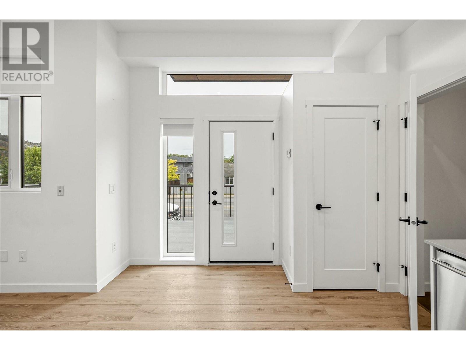 Property Photo: 660 Cawston Avenue 105B BC V1Y 9M1