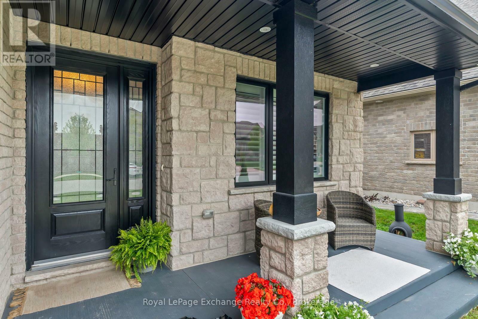 Property Photo: 589 Morrison Crescent ON N2Z 0A7
