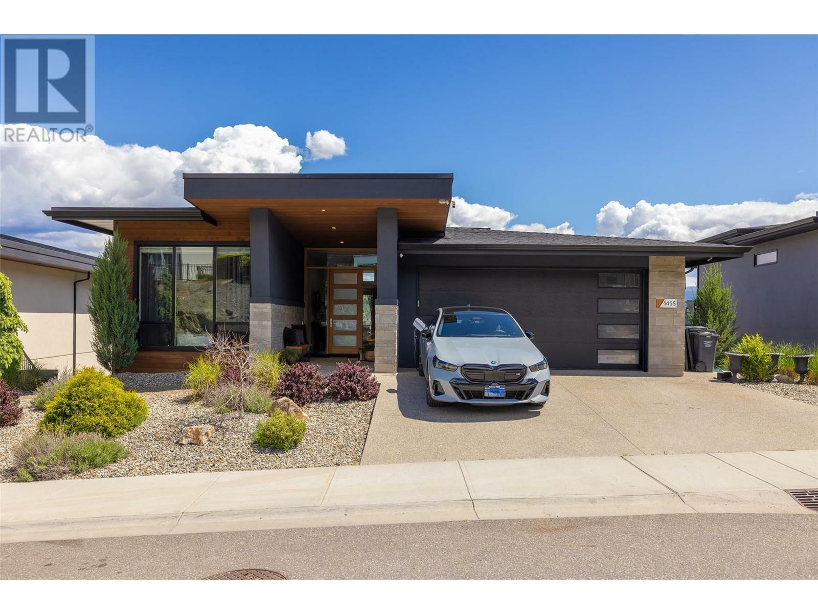 1455 Benzer Court  Kelowna BC V1V 2Y1 photo