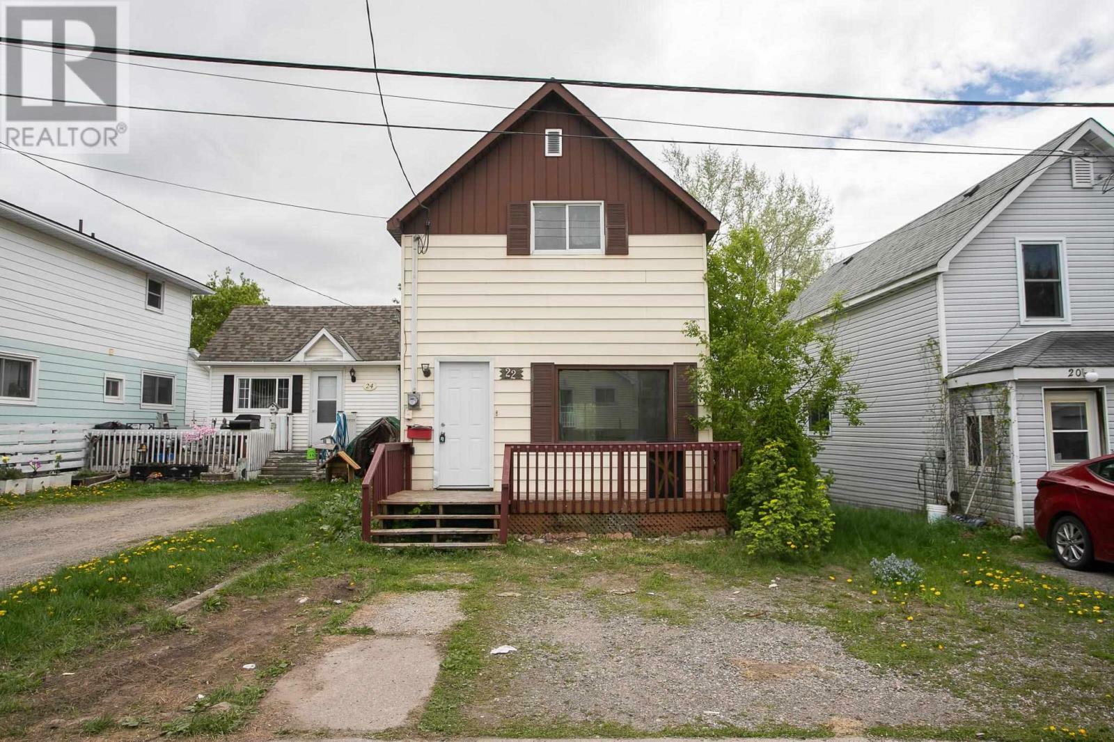 Photo de la propriété: 22 Pardee Ave ON P6B 1V8