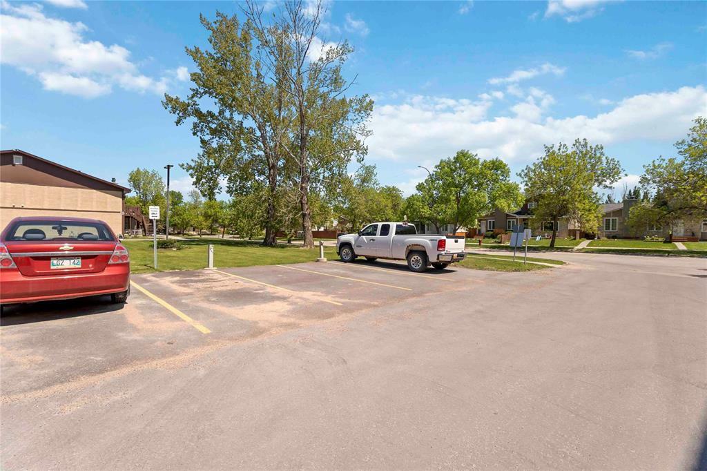 Photo de la propriété: 54 Paddington Road MB R2N 1R4
