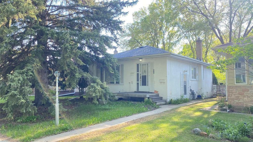 629 Oak Street  Winnipeg MB R3M 3P9 photo