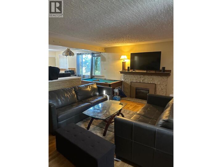 Property Photo: 402 Mulberry Avenue BC V2B 2R2