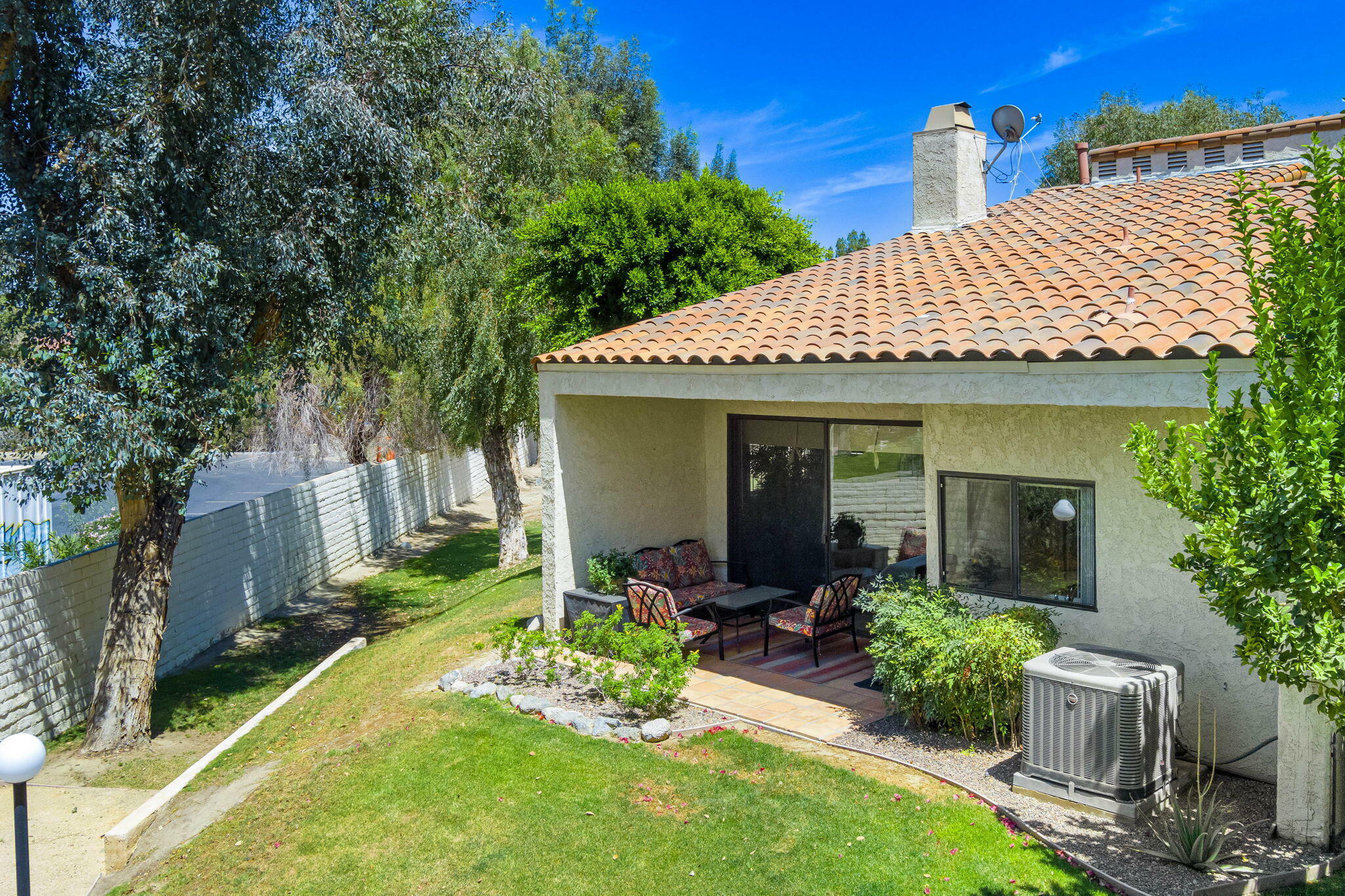 Property Photo:  45320 Driftwood Drive  CA 92260 