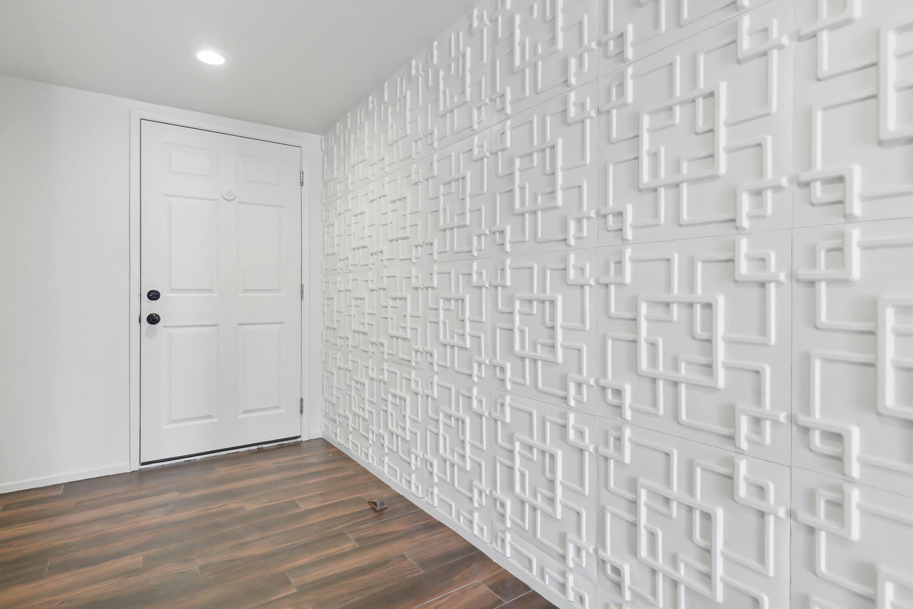 Property Photo: 40492 Bay Hill Way CA 92211