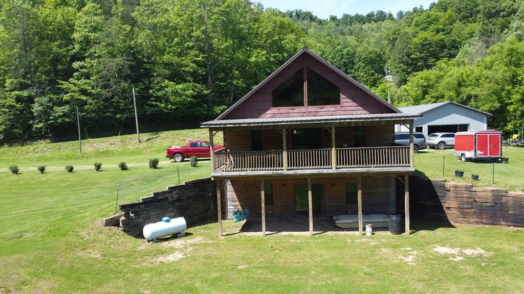 Property Photo: 408 Vanhoose Drive KY 41263