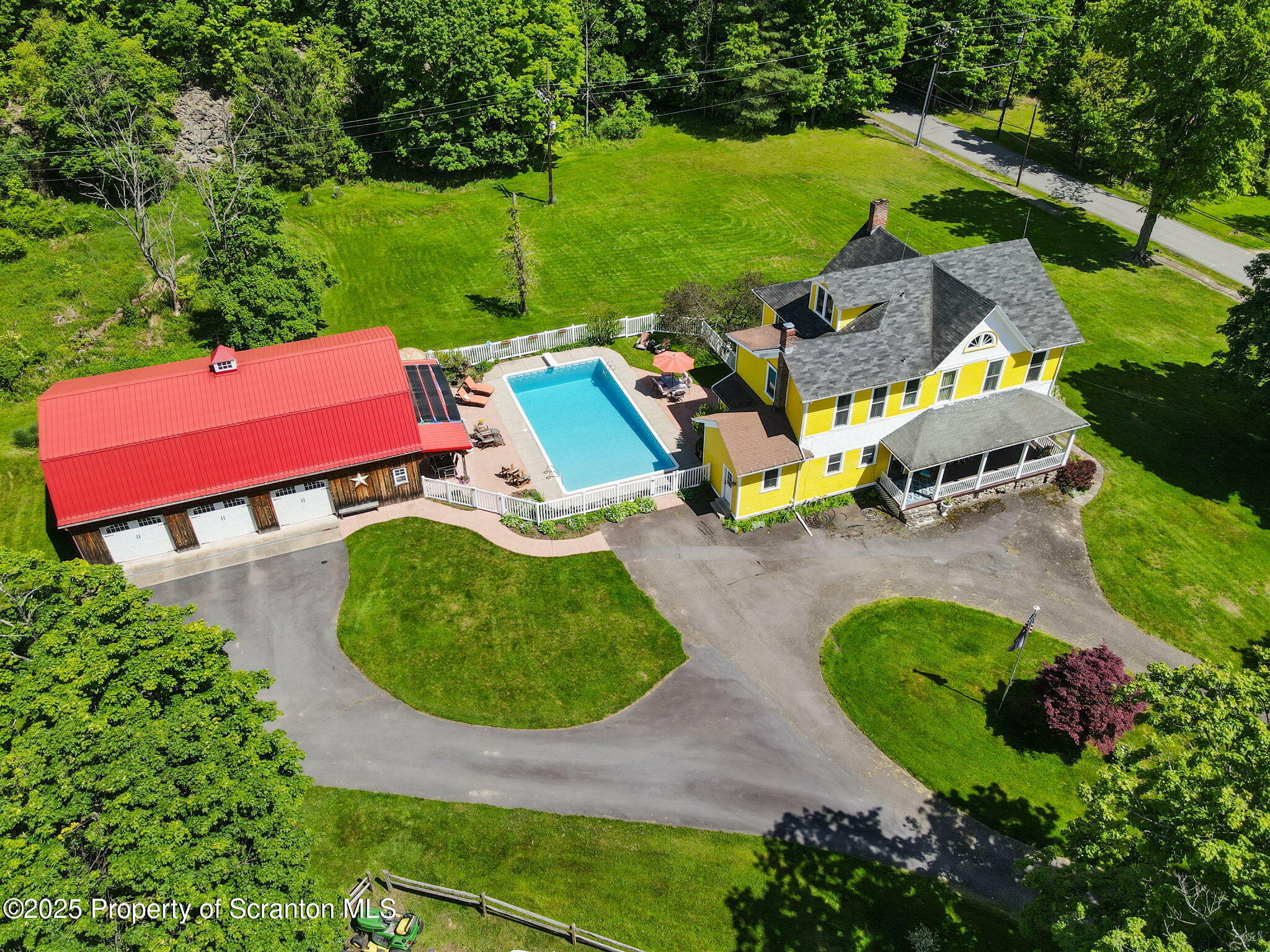 Property Photo:  307 Lily Lake Road  PA 18414 
