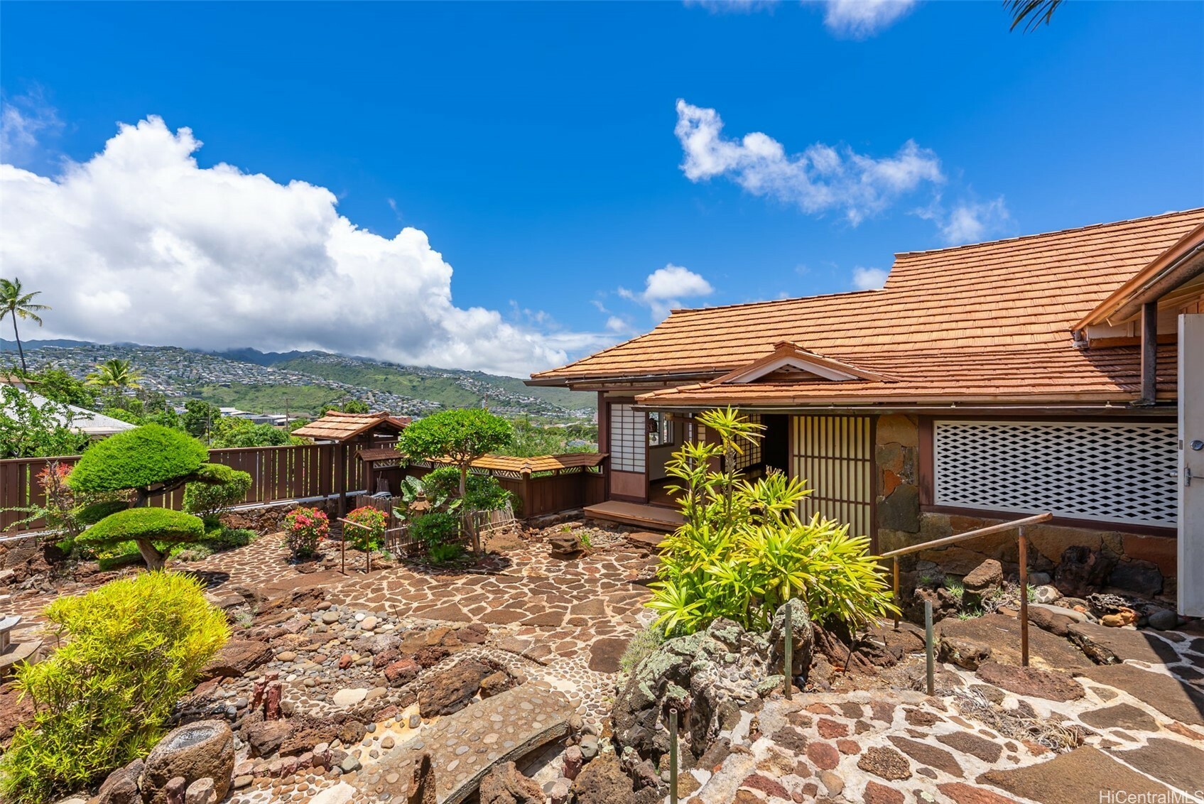 Property Photo: 748 Ocean View Drive HI 96816