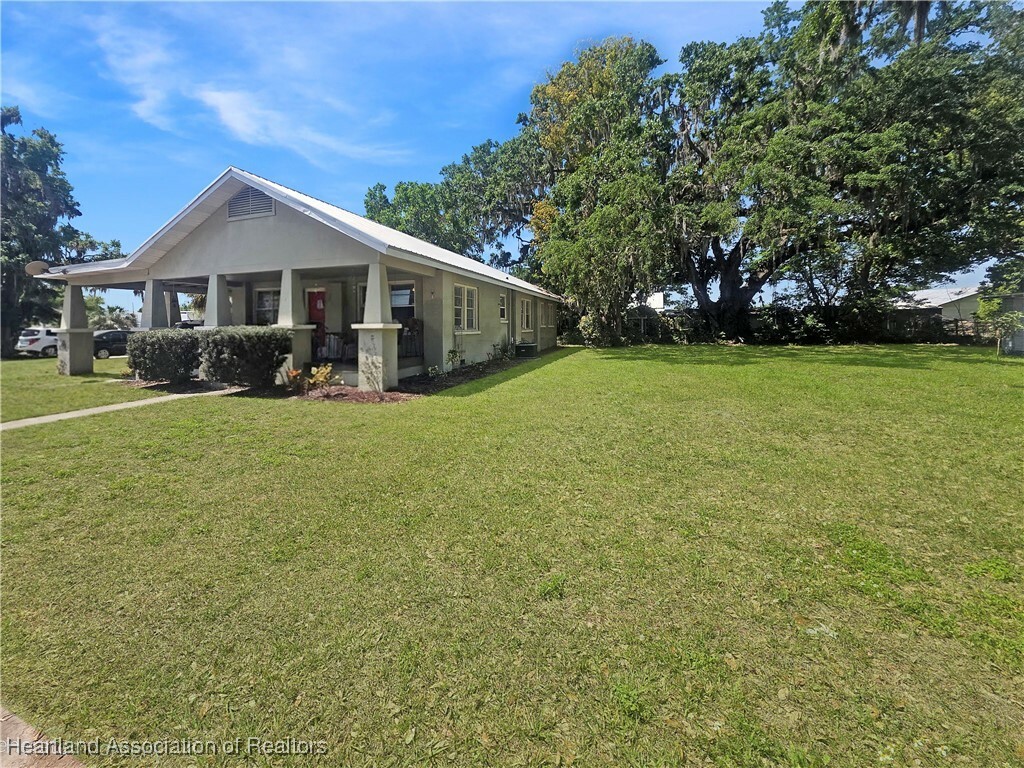 Property Photo: 21 N French Avenue FL 33841