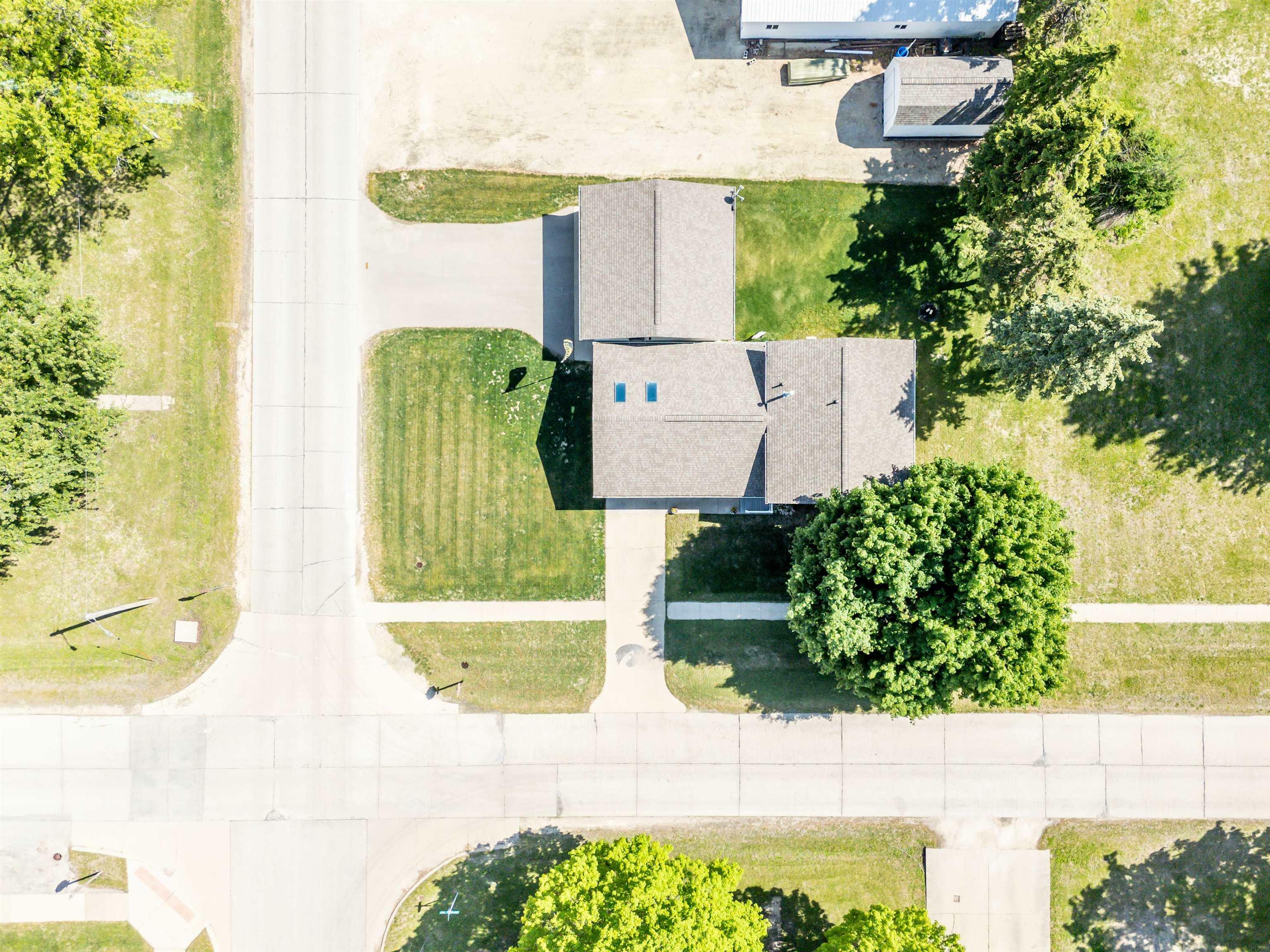 Property Photo:  406 Forest Street  IA 50629 