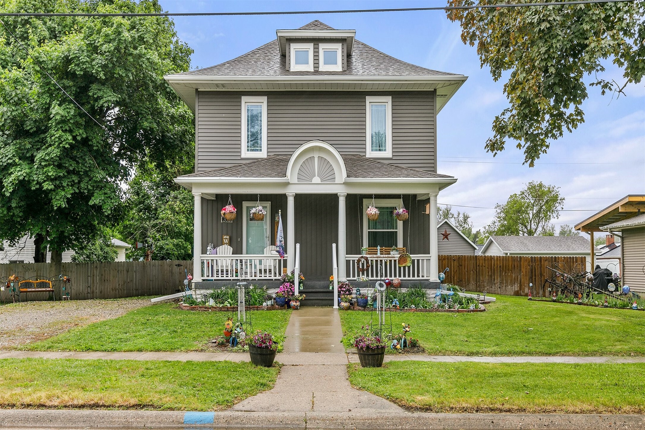 Property Photo: 305 E State Street IA 50028