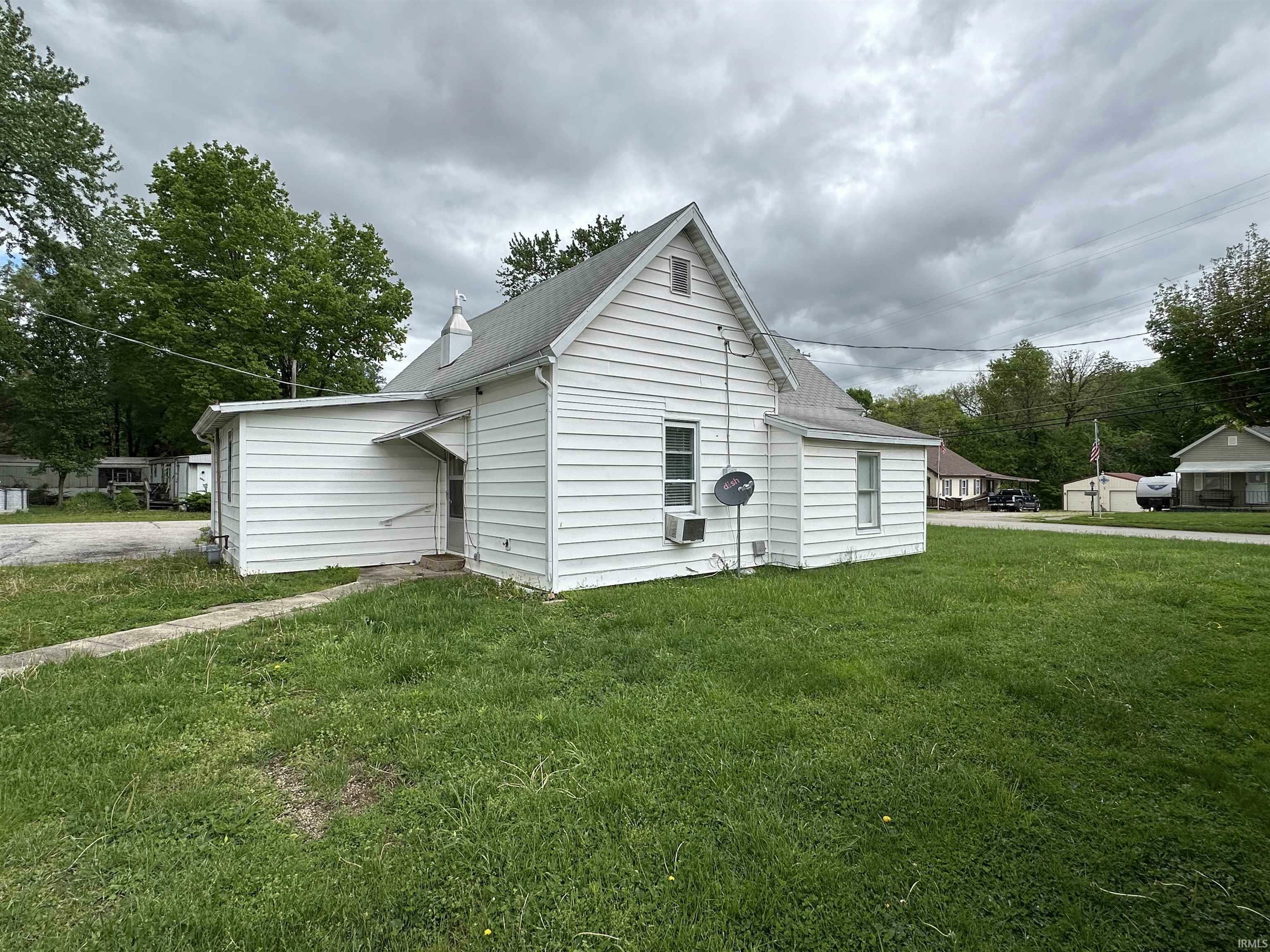 Property Photo: 1308 S Seminary Street IN 47424