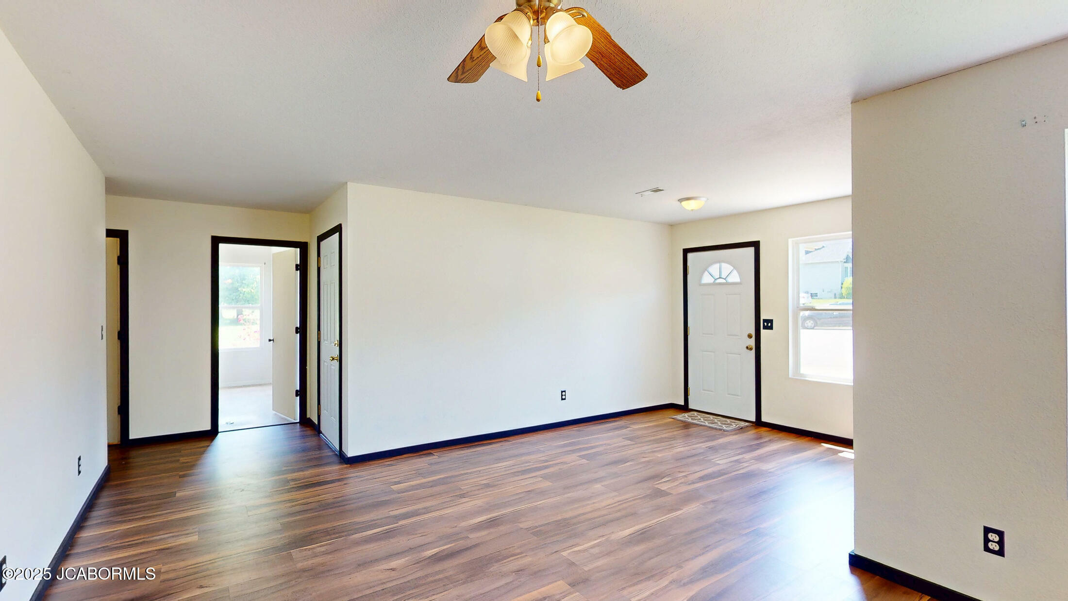 Property Photo:  707 Woodhill Avenue  MO 65251 
