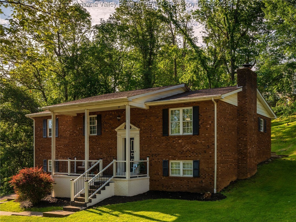 Property Photo: 1019 Lynn Oak Drive WV 25313