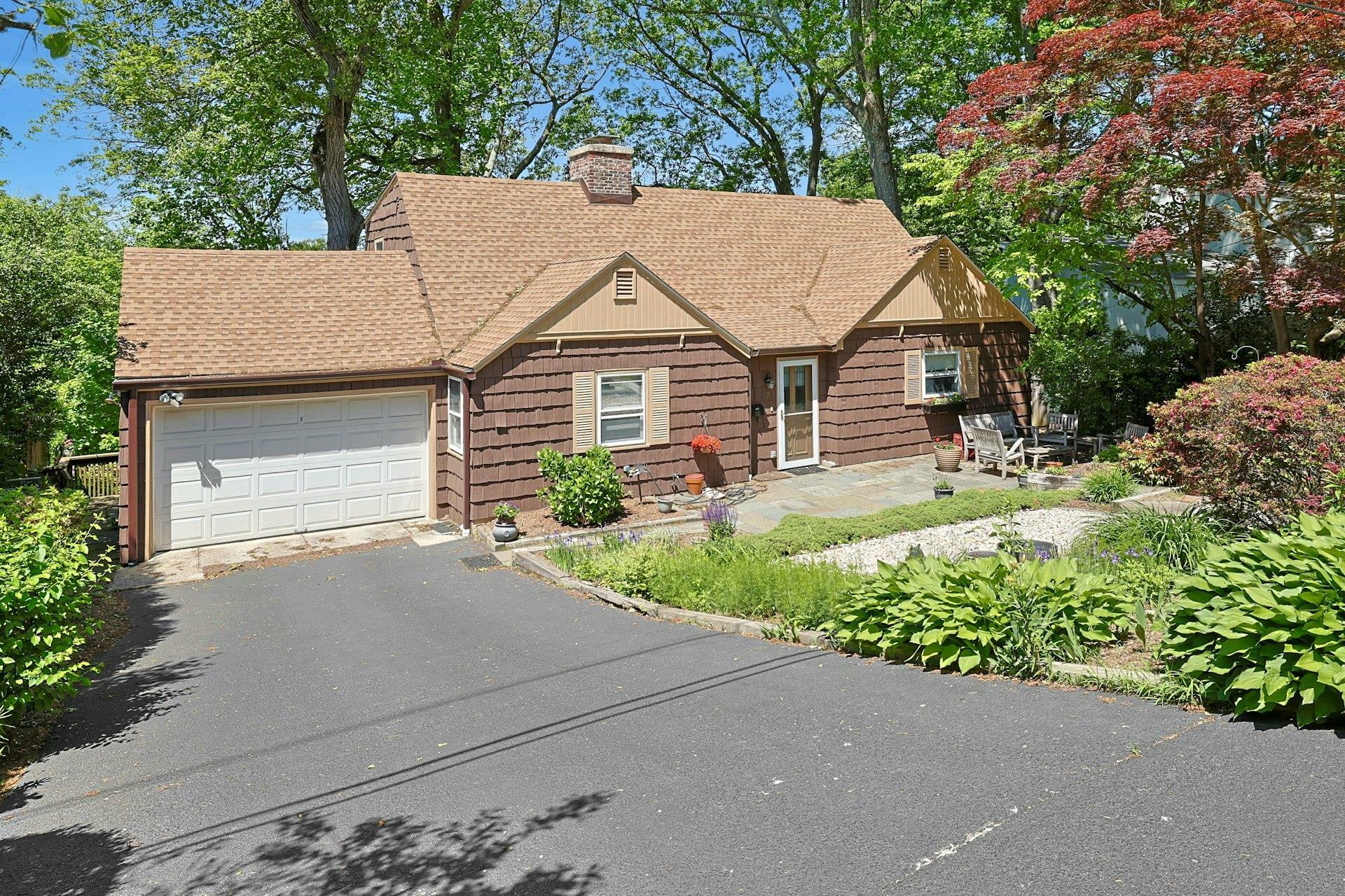 Property Photo: 7 Southminster Drive NY 10604