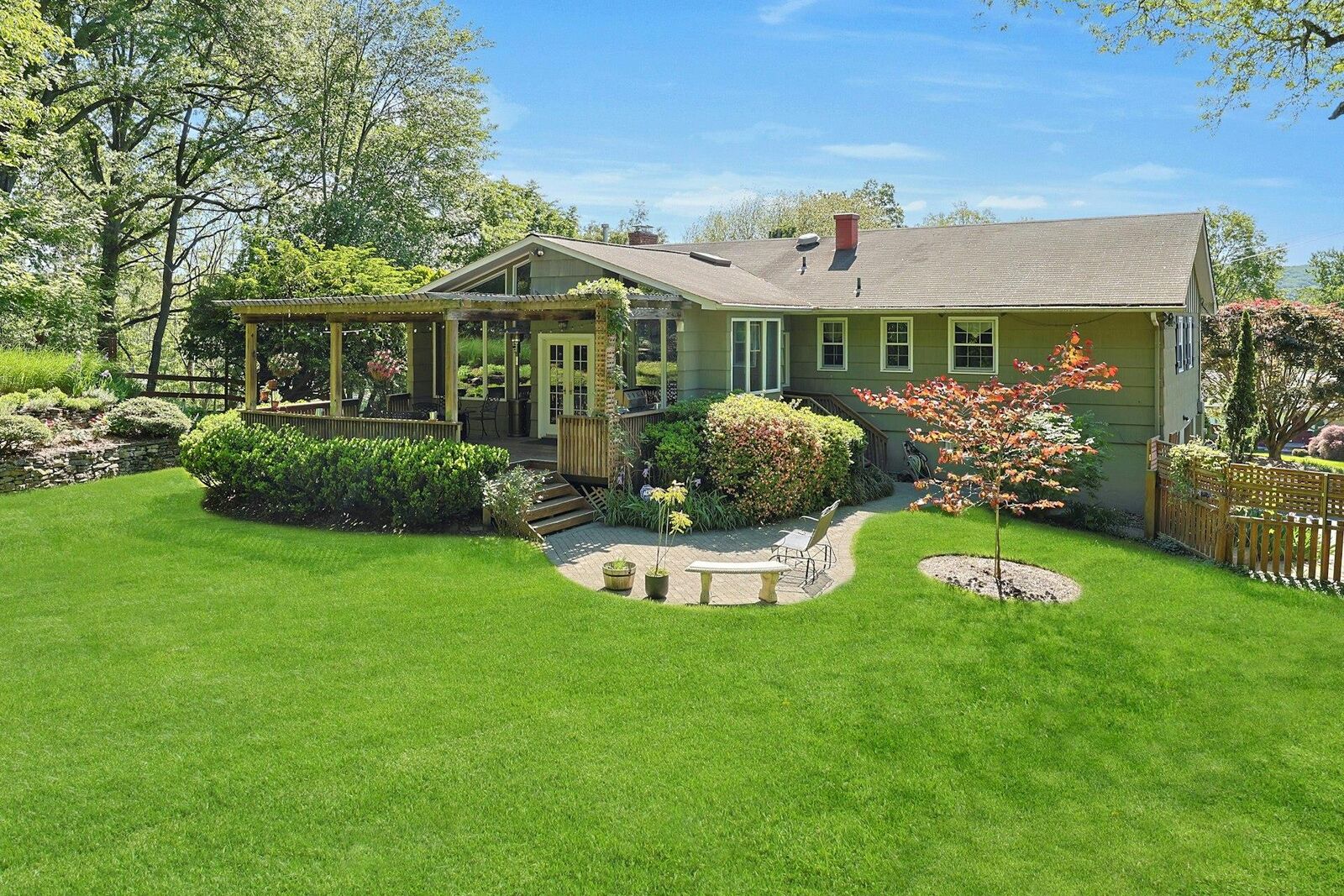 Property Photo:  611 Gateway Avenue  NY 10989 