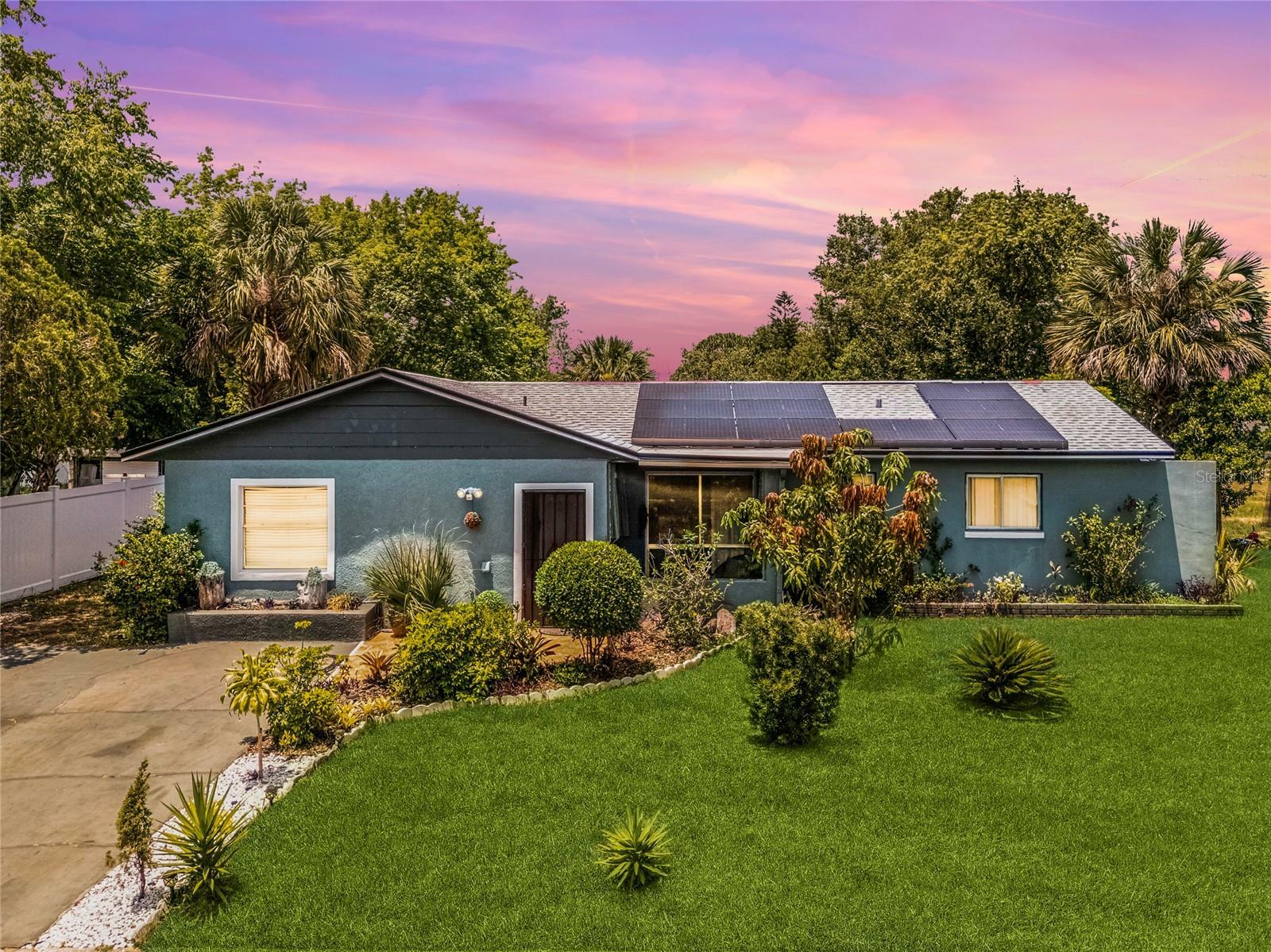 Property Photo: 1872 Wayside Drive FL 32818