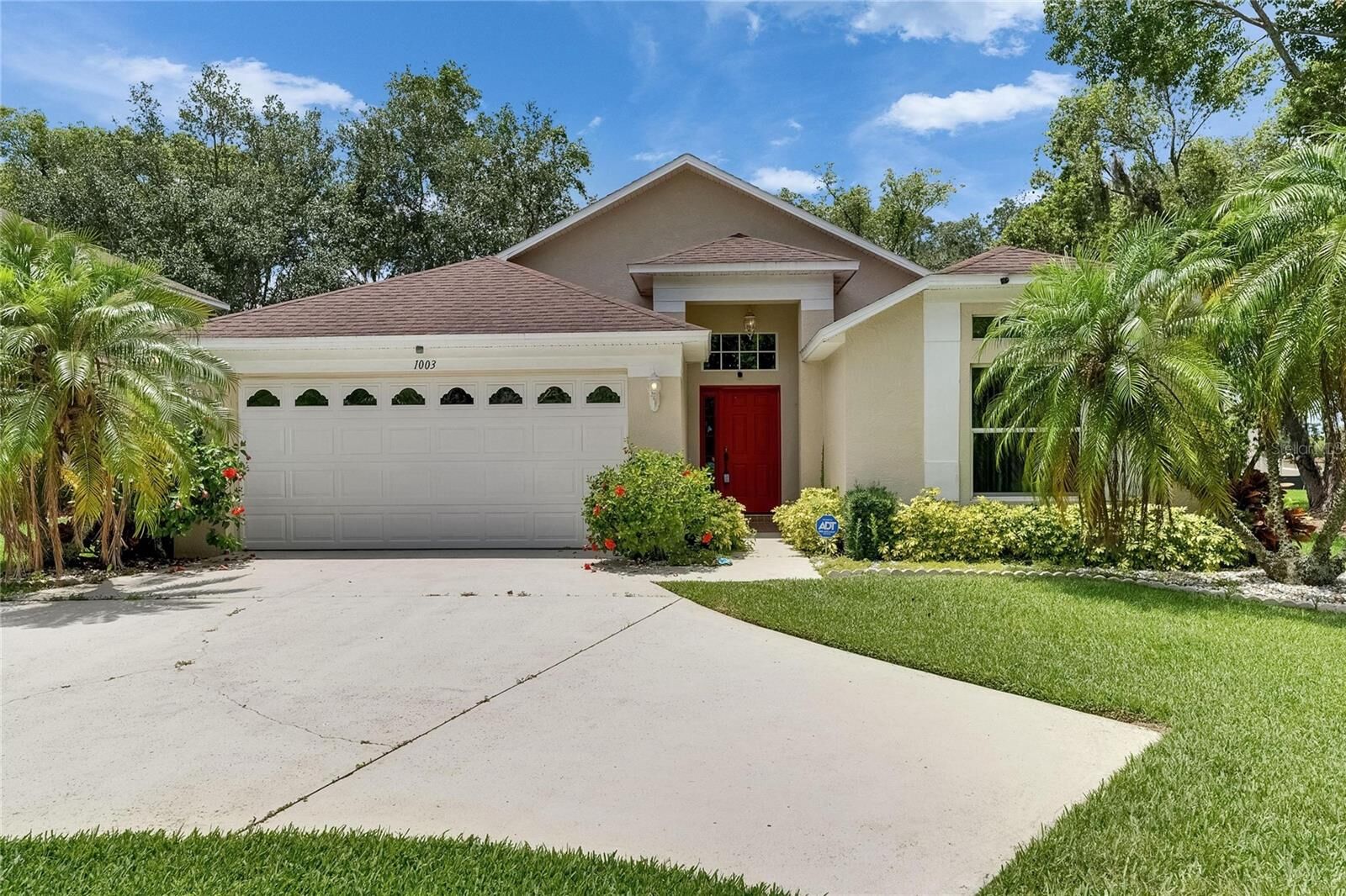 Property Photo: 1003 Clearpointe Way FL 33813