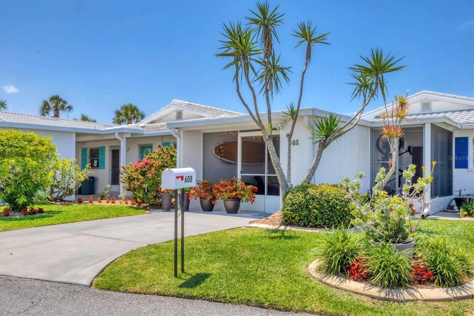 Property Photo: 608 Fair Winds Drive 608 FL 34275