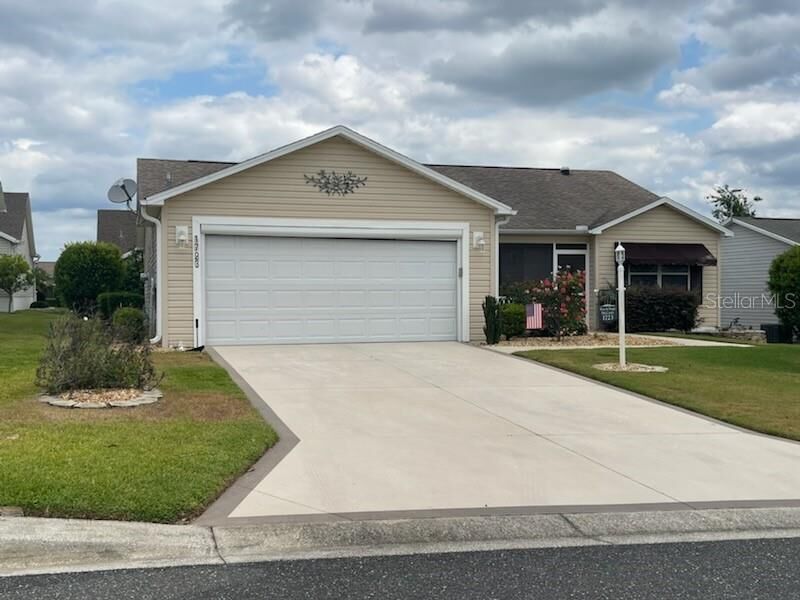 Property Photo:  1723 Banberry Run  FL 32162 