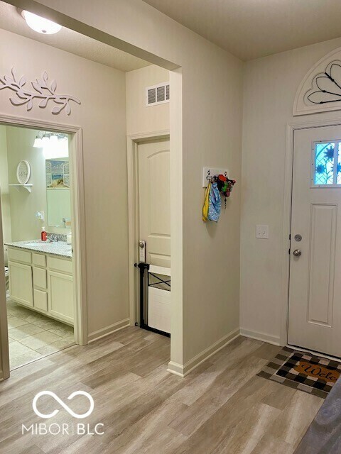 Property Photo: 1349 Sunset Boulevard IN 46123