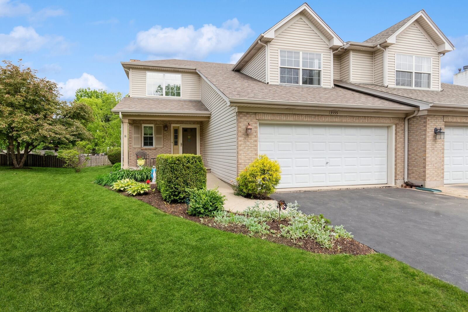 Property Photo: 13555 Golden Eagle Circle IL 60544