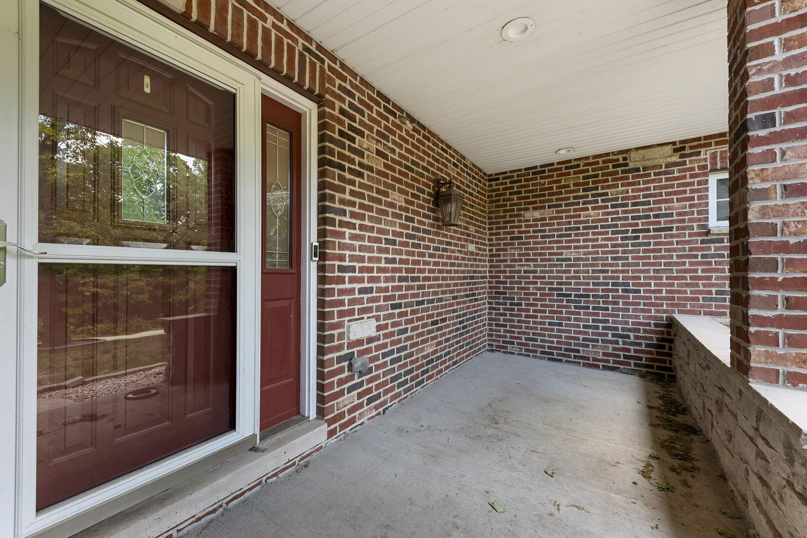 Property Photo: 1912 Indian Trail IL 60901