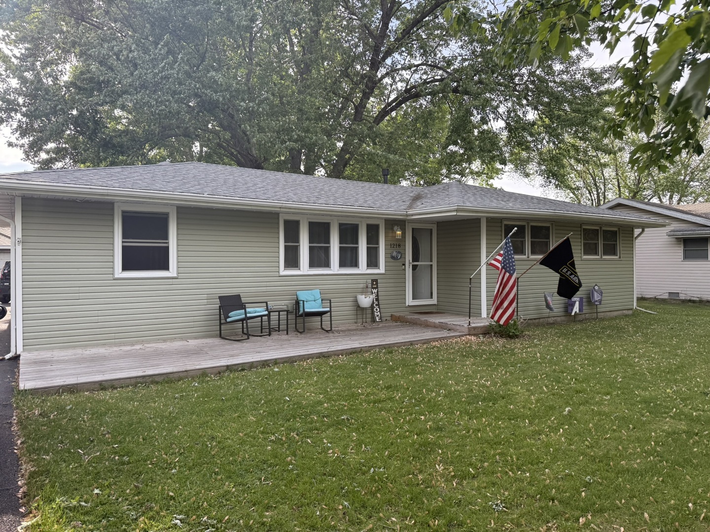 Property Photo: 1218 Park Drive IL 60481