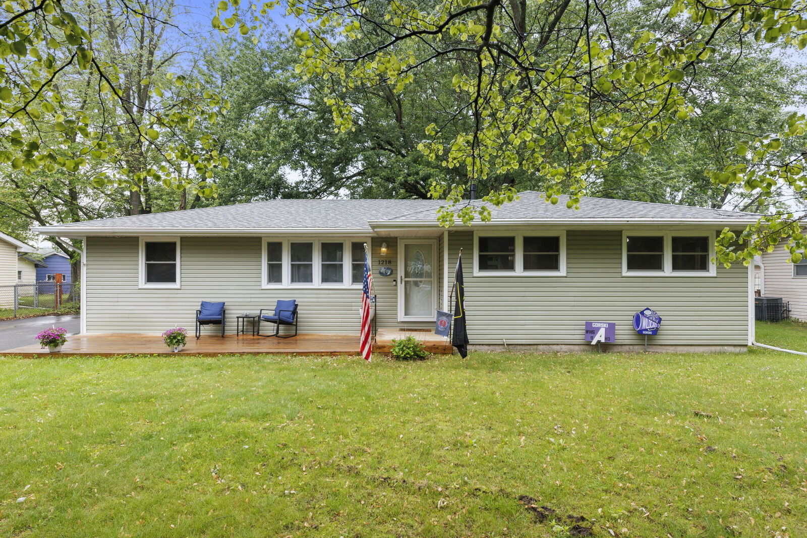 Property Photo:  1218 Park Drive  IL 60481 
