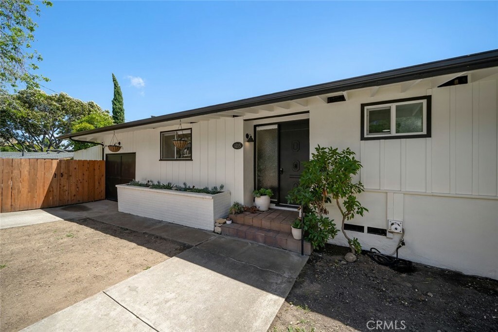 Property Photo:  1215 Sylvia Court  CA 93401 
