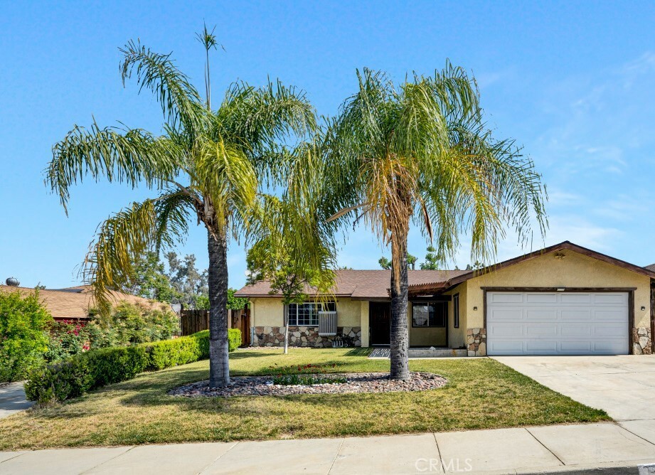 Property Photo: 2378 Thisa Way CA 92544