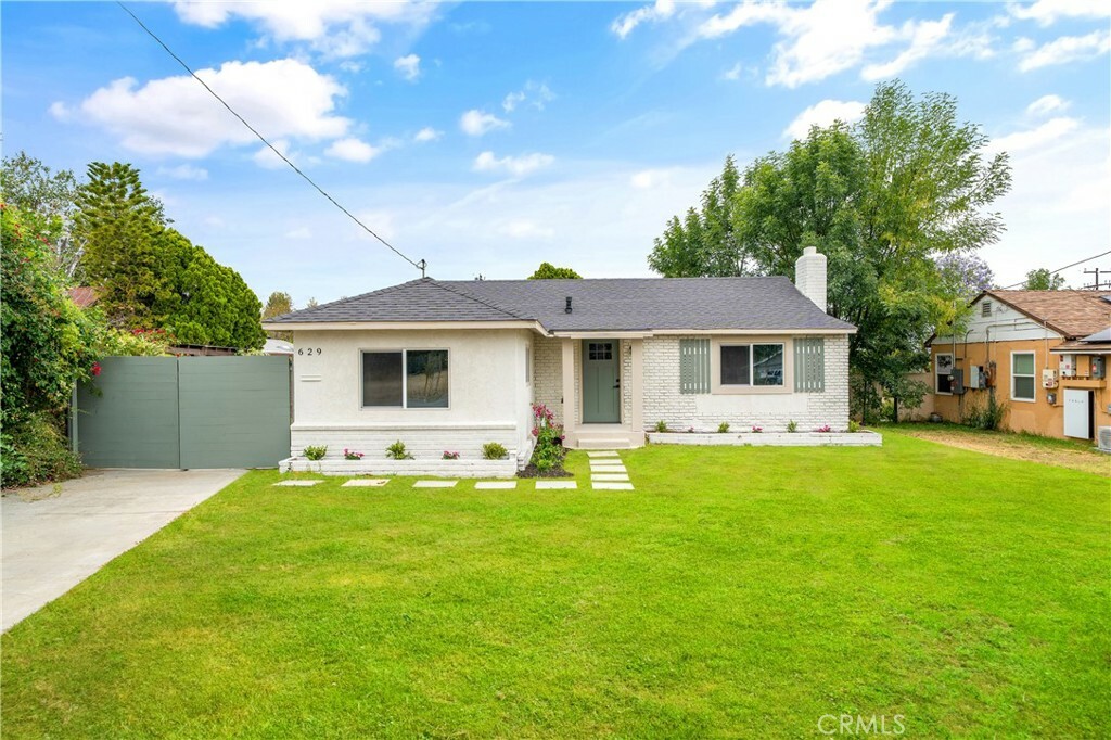 Property Photo: 629 Ford Street CA 92879
