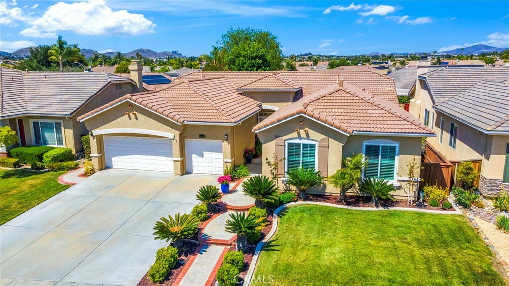 Property Photo: 26716 Kingwood Road CA 92563